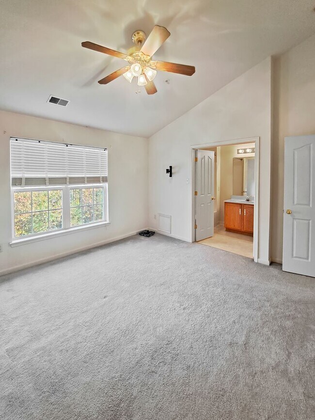 Building Photo - 3074 Esser Pl