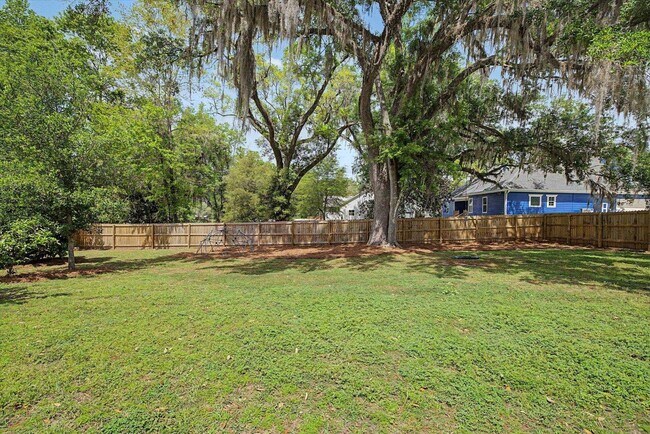 Building Photo - 7492 Sunny Mariana Ct