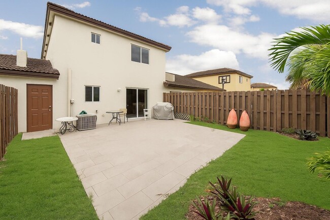 Building Photo - 18821 NW 84th Ct