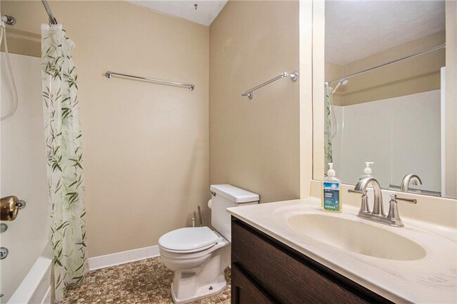 Building Photo - 443 St Patrick Dr SW