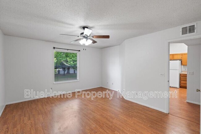 Building Photo - 5461 Lake Margaret Dr