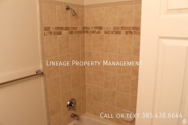 Building Photo - 412 Simoron Dr