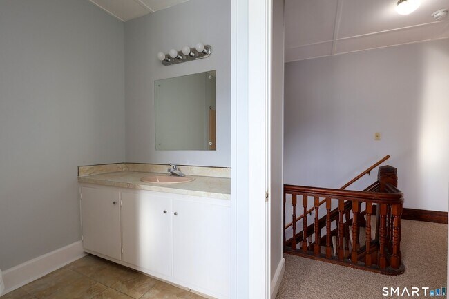 Building Photo - 24 Fairview St