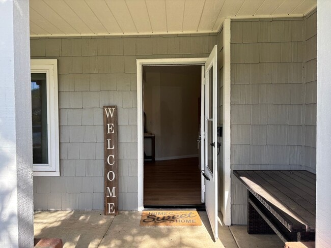 Building Photo - 879 Fall River Trail