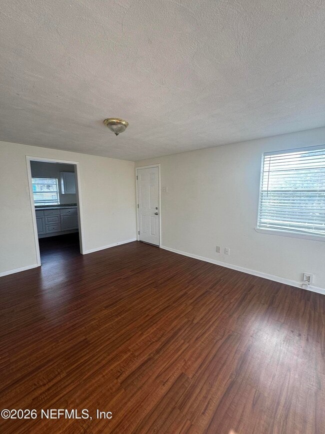 Building Photo - 210 13th Ave N