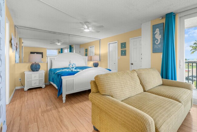 Building Photo - 5500 Bonita Beach Rd SW