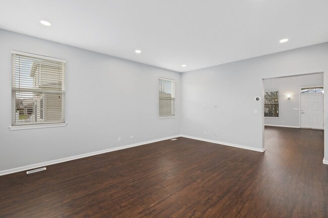 Building Photo - 1876 Bluestem Cir