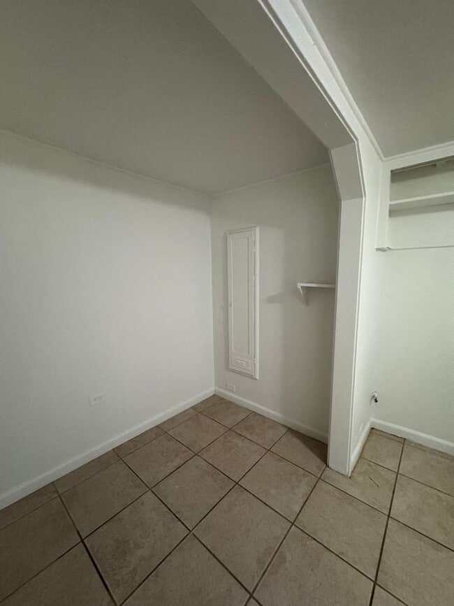 Building Photo - 2032 Acorn Ln