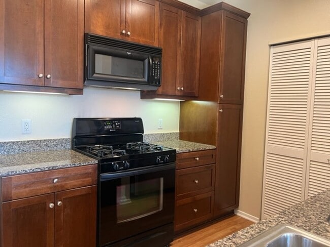 Building Photo - Spacious 2 Bedroom Avenue One Home, Available Now!