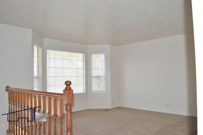 Building Photo - 1140 US-89