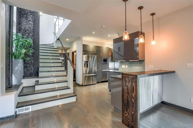 Building Photo - 2798 S Lincoln St