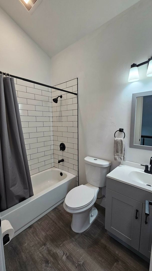 Building Photo - Fully furnished town home in Bigfork