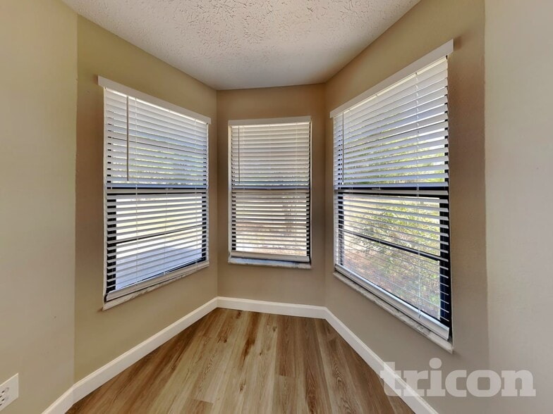 Building Photo - 23515 Shining Star Dr