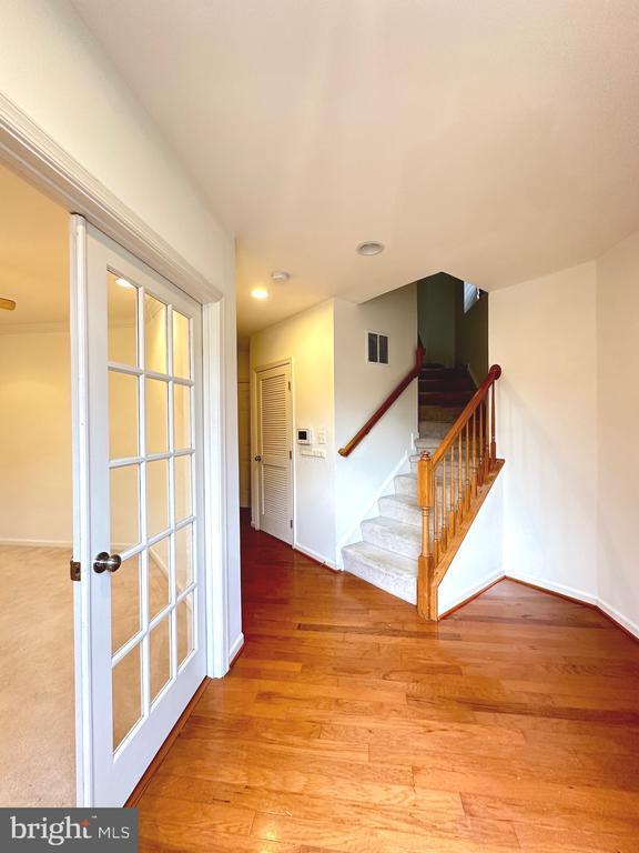 Building Photo - 2100 Abbottsbury Way