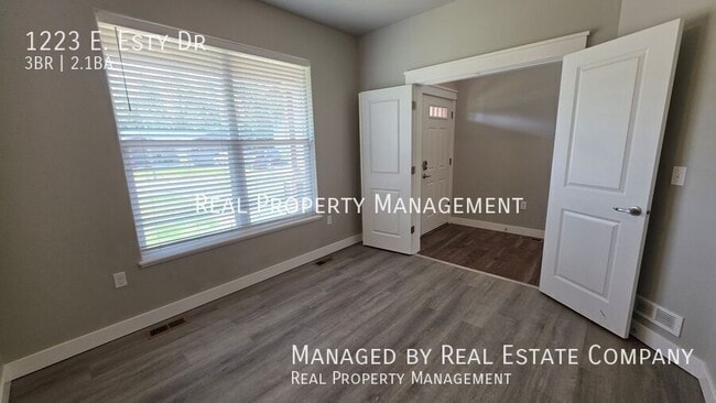 Building Photo - 1223 E Esty Dr