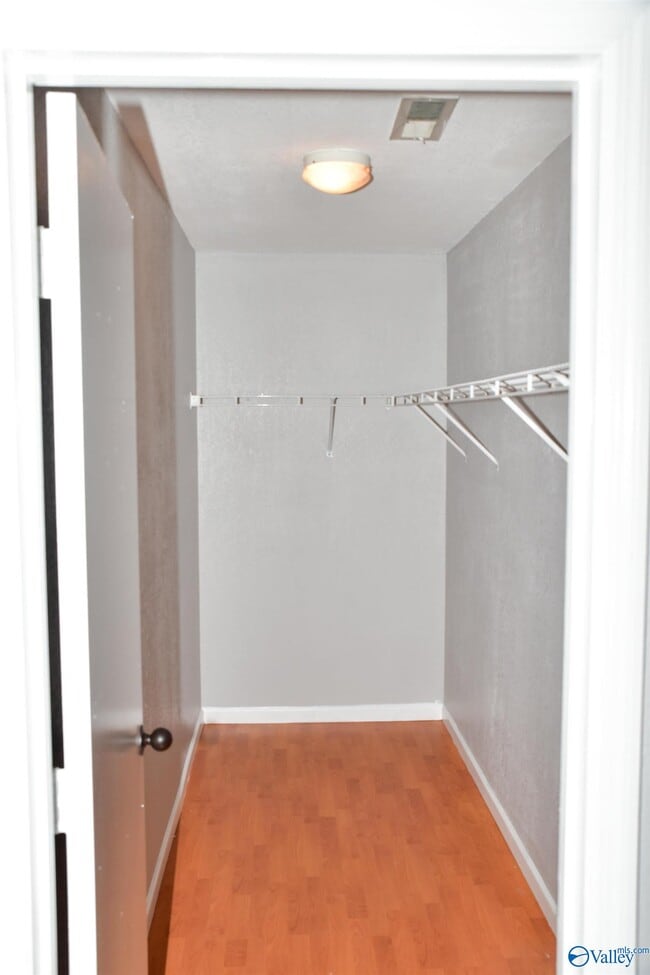 Building Photo - 105 Cotton Boll Dr