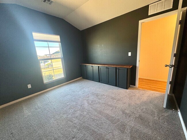 Building Photo - Stunning 3 bedroom, 2 bathroom home located in Bixby, Oklahoma!