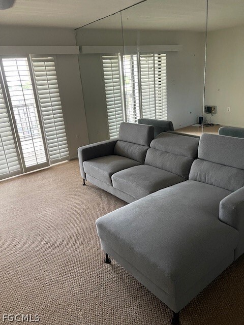 Building Photo - 2121 Collier Ave