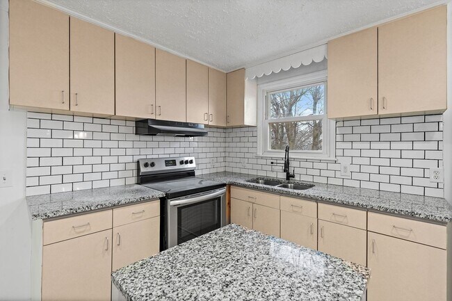 Building Photo - 4068 Boyd Dr