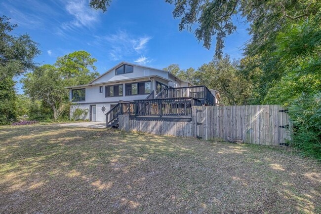 Building Photo - 4811 Soundside Dr
