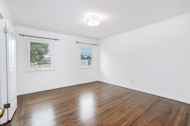 Building Photo - Extensively remodeled 4 Bed / 3 Bath home in South San Francisco. YouTube tour!