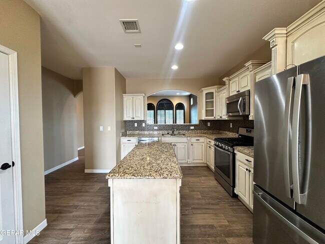 Building Photo - 12156 Chapel Hill Rd