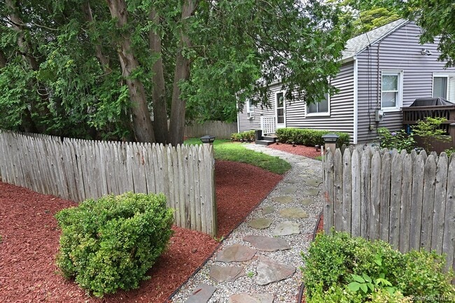 Building Photo - 3 New Castle Dr