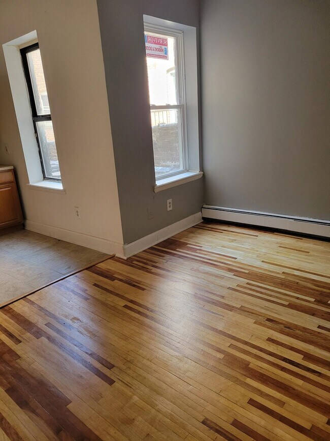 Building Photo - 220 Stegman St