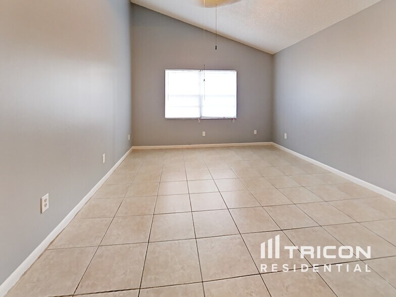 Building Photo - 603 Ephrata Dr