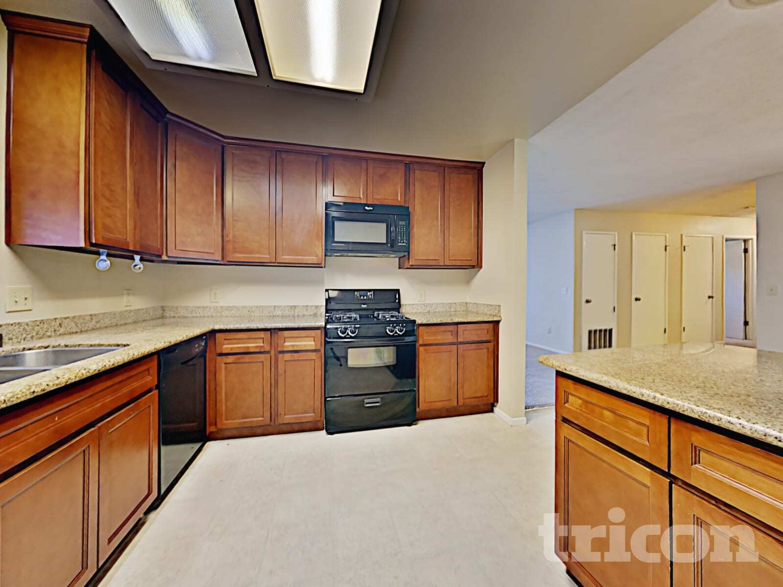 Building Photo - 619 E 24th St