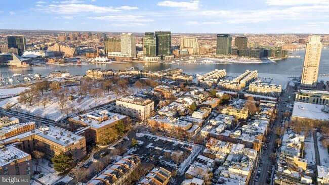 Building Photo - 1015 Riverside Ave