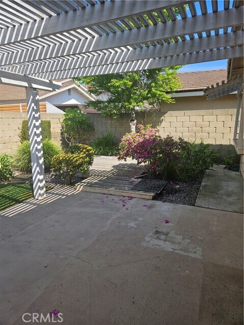Building Photo - 6801 Glen Dr
