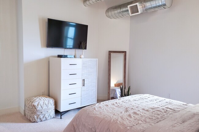 Building Photo - 3401 Arapahoe Ave