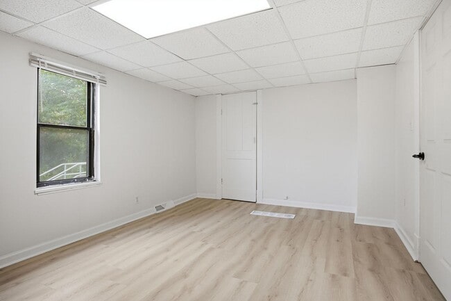 Building Photo - 3185 Glendale Ave