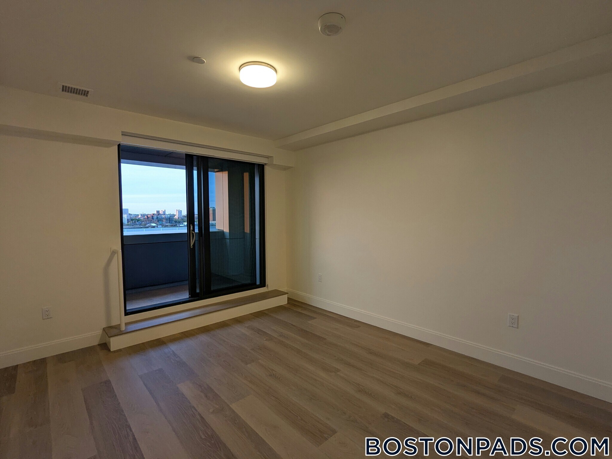 Building Photo - 1079 Commonwealth Ave