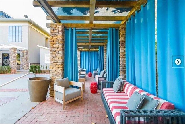 Building Photo - 350 Perimeter N Ctr