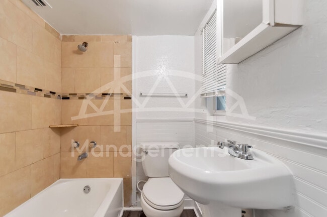 Building Photo - 1629 W 31st St