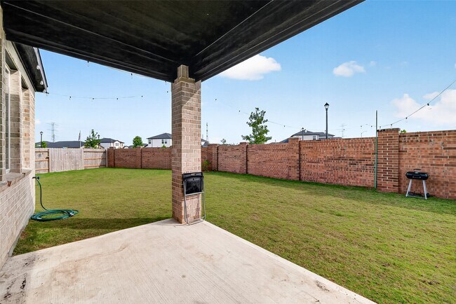 Building Photo - 21831 Tallulah River Dr