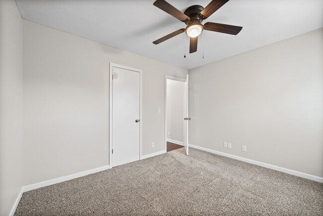 Building Photo - Pet Friendly Three Bedroom!