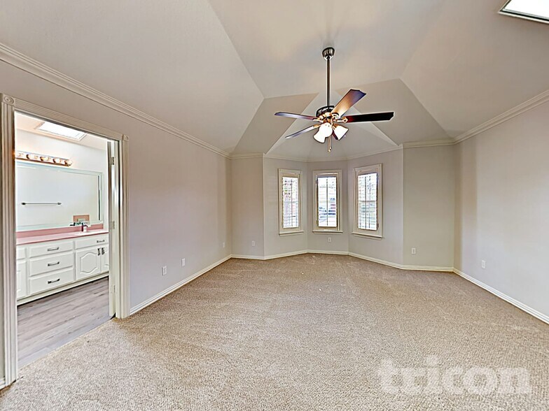 Building Photo - 1202 Mission St