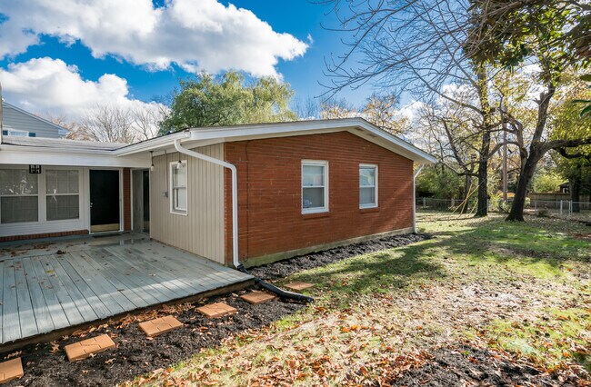 Building Photo - 7204 Woolrich Rd