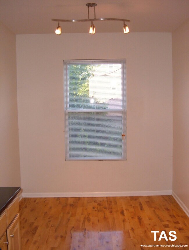 Building Photo - 3735 N Christiana Ave