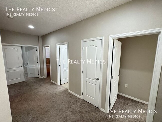 Building Photo - 5107 Appenine Loop W