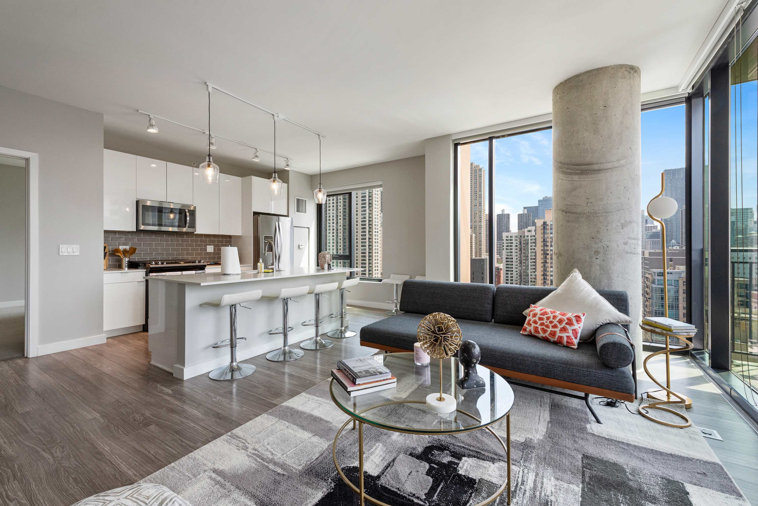 Building Photo - 823 N Clark St