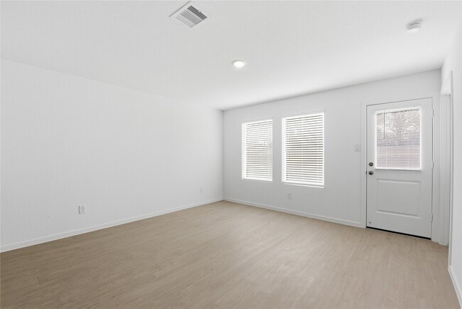 Building Photo - 2631 Lantana Spring Rd