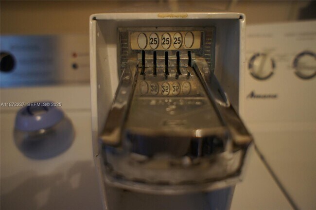 Building Photo - 1940 NE 31st Ct