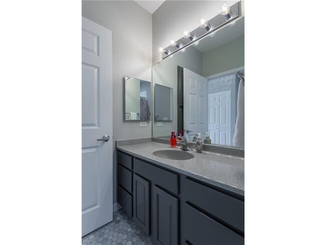 Building Photo - 545 N 1st St