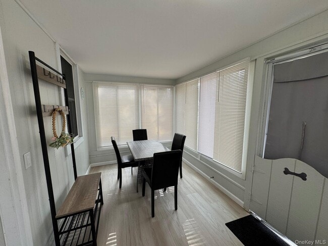 Building Photo - 131 Westbury Dr