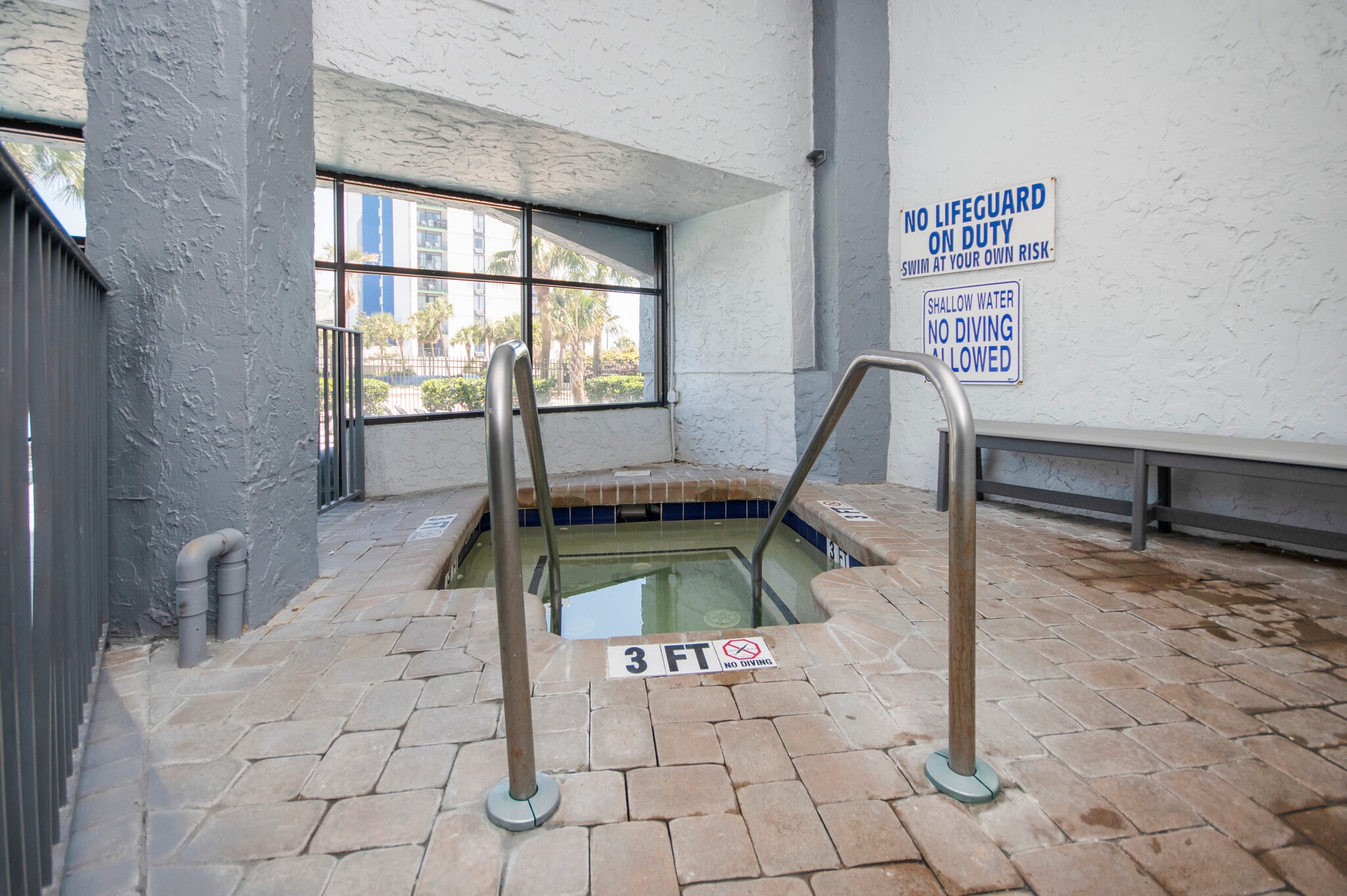 Hot tub - 2001 S Ocean Blvd