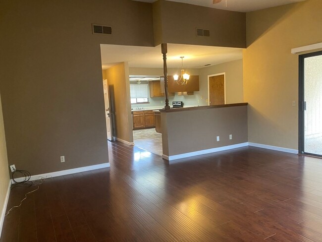Building Photo - Nice well cared for home in desirable Edge...